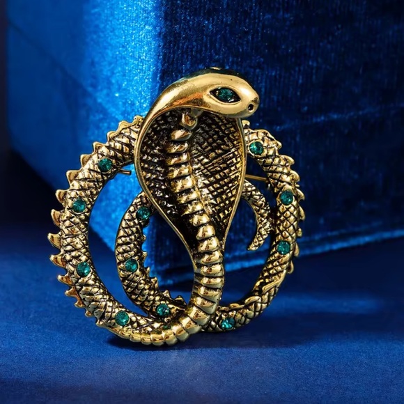 Serpenti Snake Emerald Blue Crystal Eyes & Accents, Regal Cobra Brooch - Picture 4 of 4
